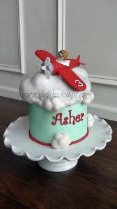 This impressive airplane + airline themed first birthday party was submitted and styled by raquel ferrari eventos. Airplane Birthday Cake Cake By Shannon Bond Cake Design Cakesdecor