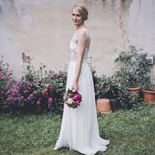 Schon damals sollte die angehende ehefrau durch ein besonders auffälliges kleid aus der masse hervorstechen. Brautmode Von Akjumii Nachhaltig Fair Und Wunderschon Gypsygal Weddings