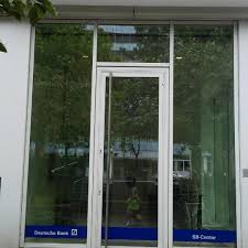 Efficient and flexible treasury management products. Deutsche Bank Sb Banking Frankfurter Str 84