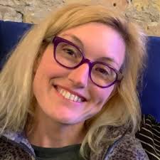 Are headphones allowed during the running portion of a triathlon in Chicago?