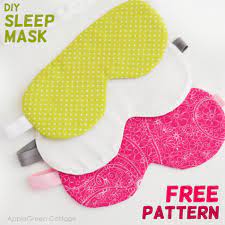 Grab some scraps of the softest and fluffiest fabric you have and make yourself one today! Diy Sleep Mask Free Pattern Applegreen Cottage