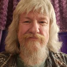 Hello I'm looking for anyone who may have known my estranged father Ronald  (ronny) jeffrey (Jeff) hall who lived in lound in town street until 2009  when he died. He left when