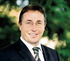 Alan Cunha's Instagram, Twitter & Facebook