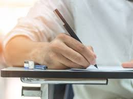 Esta coleção foi especialmente desenvolvida para os alunos dos 10.º, 11.º e 12.º anos de escolaridade que se encontram em fase de preparação para os exames finais nacionais. Exame Nacional De Portugues Como Ter Sucesso No Grupo Iii