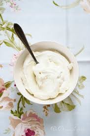 Creme Chantilly Au Mascarpone Recette Et 3 Astuces Un Dejeuner De Soleil Recette En 2020 Creme Chantilly Creme Mascarpone Pour Gateau Creme Pour Gateau