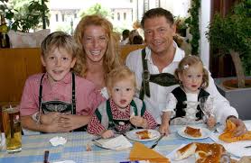 Photo collection for giulia siegel including photos, giulia siegel promis suchen zuhause mz j ef, giulia siegel im kreis der kandidaten and giulia siegel mp tv. Promi Nachwuchs So Cool Sind Die Kids Der Stars Brigitte De