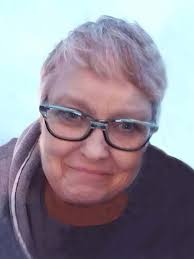 Gloria Hight's Instagram, Twitter & Facebook