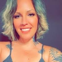 Vanessa Manzo's Instagram, Twitter & Facebook