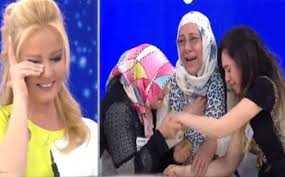'3 evli̇li̇k yaptim 2'si̇ müge anli i̇le' 3 evlilik yaptım ama 2 eşim var. Muge Anli Nin Programinda 24 Yil Once Kacirilan Ve Gercek Annesini Bulan Tansu Dan Ilk Aciklamalar