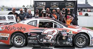 The practice of car to car communication was banned in 2012 to prevent tandem drafting at the superspeedways. Ehr Celebrate Spectacular 2020 Season Nascar Pinty S Series