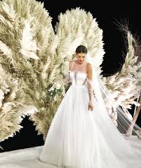 Trust me , you get what you give. 7 552 Likes 129 Comments The Catwalk Italia Tci Thecatwalkitalia On Instagram Seymasubasi Weddi Wedding Dresses Beautiful Prom Dresses Gipsy Wedding
