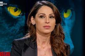 Anna tatangelo, look total black: Upep9fasmfm36m