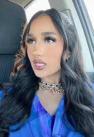 Jasmine Thomson's Instagram, Twitter & Facebook