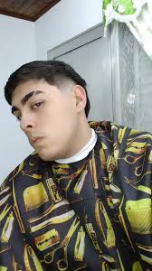 si tu me lo pides yo me porto bonito 🎶😏#fypシ #viral #cortedepelo  @agushardy2 un genio