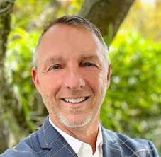 Eric Salzer's Instagram, Twitter & Facebook