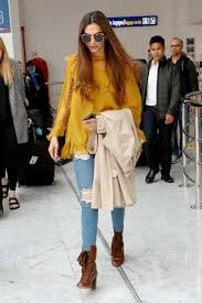 Deepika Padukone Biography Age Height Net Worth Family Movies Buzzzfly Deepika Padukone Style Deepika Padukone Bollywood Celebrities