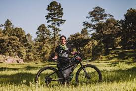 Bicycle, spoon, apple has been supported by the pasqual maragall foundation and has recently been chosen to participate in the official selection of the san sebastian international film festival (out. Rad Women Of Bikepacking Part 4 Builders Bikepacking Com