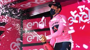 Dies war beim giro von 1969 bis 2009 der fall, bis es dann von 2010 bis 2016 eine rückbesinnung an die ersten jahre gab, als das trikot rot war. Qho51yk6lwpe9m