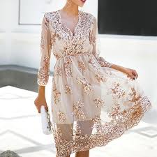 On remarque de plus en plus de femmes au look bohème dans la rue, et sur les réseaux sociaux. Soldes Robe Boheme Soiree En Stock