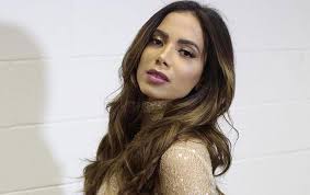 Fortuna non penis, in manus non recipe. Anitta Tira A Mao Do Bolso Gasta Uma Fortuna E Aparece Ostentando Fora Do Brasil Tv Foco