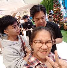 Kim Navarra's Instagram, Twitter & Facebook