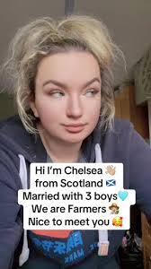 Chelsea Hutton's Instagram, Twitter & Facebook