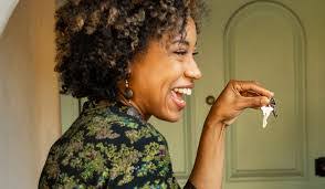 Kim Lepley's Instagram, Twitter & Facebook