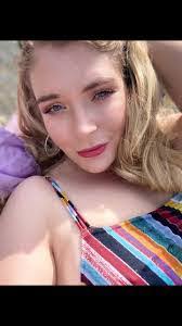 Alyssa Florence's Instagram, Twitter & Facebook