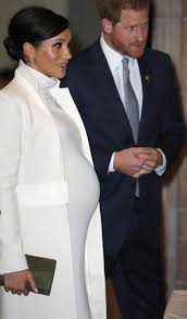 Herzogin meghan erwartet ihr erstes baby! Krankenwagen Gesichtet Die Nerven Der Royal Fans Liegen Blank Ist Baby Sussex Schon Da Kleinezeitung At