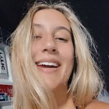 Sadie Gomez's Instagram, Twitter & Facebook