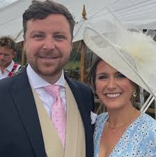 Hi, does anyone know if there's anyone in Debenham who does mobile home  hair dressing please ? Many thanks.