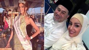 Difahamkan, sultan kelantan, sultan muhammad v tidak hadir ke mesyuarat berkenaan setelah pintu utama istana negara ditutup sepenuhnya. Miss Rusia Istri Sultan Kelantan Harus Jual Cincin Kawin Dengan Murah Setelah Rumah Tangga Retak Tribunnews Com Mobile