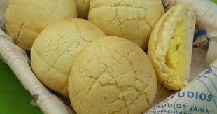 Melon Bread With Custard Cream Filling Recipe By Cookpad Japan Recipe Melon Bread Cream Filling Recipe Filling Recipes