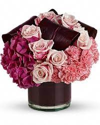 We're family owned and operated, and committed to offering only the finest floral arrangements and gifts, backed by service that is friendly and prompt. On The Town In Cookeville Tn Towne Country Flowers