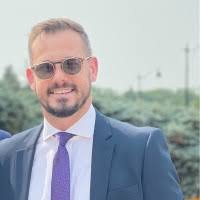 Erick Strong's Instagram, Twitter & Facebook