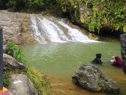 Bagi anda yang tertarik untuk mengunjungi dan melihat pemandangan air terjun sekumpul, sambil melakukan aktivitas. Wow Asyiknya Berenang Di Air Terjun Tingkat 7 Tapaktuan
