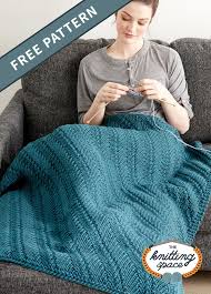Choose their favourite colors and see how quickly they become favourites! Reversible Knitted Lap Blanket Free Knitting Pattern
