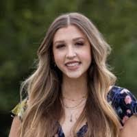 Amanda Blakeman's Instagram, Twitter & Facebook