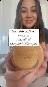 ✨ Dry brushing: your daily detox ritual! ✨, Boost your lymphatic flow,  energize your skin, and support your body’s natural detox pathways — all in  under 5 minutes a day. 🙌🏼 Dry brushing helps ...