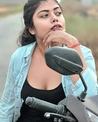 Saumya Tripathi's Instagram, Twitter & Facebook