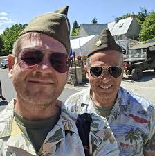 What are the differences between Bobovr straps?