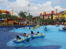 For kuala lumpur residents and visitors, there's a great water place to chill out. Percutian Keluarga Di Desa Water Park Percutian Bajet