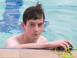 Trinity Cox repeats record-breaking efforts at Wagga High School swimming  carnival.