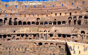 The colosseum is an oval amphitheatre in the centre of the city of rome, italy, just east of the roman forum. Rom Das Kolosseum Das Einzige Der 7 Neuen Weltwunder In Europa Passenger On Earth