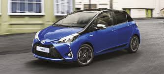 And an electric hatchback if you're the sort who has time on your hands to watch it wheeze its way up and down. Toyota Yaris Farben Welche Lackierung Steht Ihm Gut Carwow De