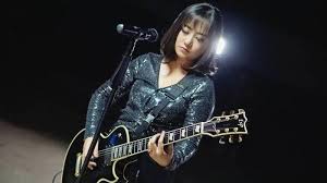 Nyang saya suka adalah teriakan suara khas ayu ratna di lagu aggresive trance,, ahhh aahhhh. Masih Ingat Aiu Ratna Eks Vokalis Garasi Lama Tak Muncul Kini Ia Bergabung Dengan Band Ternama Tribun Manado