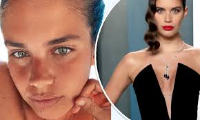 Watch sara sampaio s 10 minute morning routine. Sara Sampaio Shows Off Her Natural Beauty As She Posts A Makeup Free Selfie Daily Mail Online