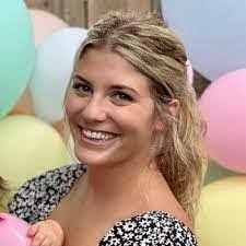 Janet Krupp's Instagram, Twitter & Facebook