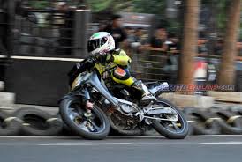 00:25 motor satria 2 tak standar cuma di korek sedemikian rupa supaya dapat hasil yang maksimal. Satria 120r Pemborong Podium 1 2 3 Road Race Bandung 16 Nov Apa Rahasianya
