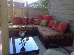 The pallets themselves were cut down o create a more narrow sectional. Diy Reclaimed Pallet Outdoor Sectional Sofa
